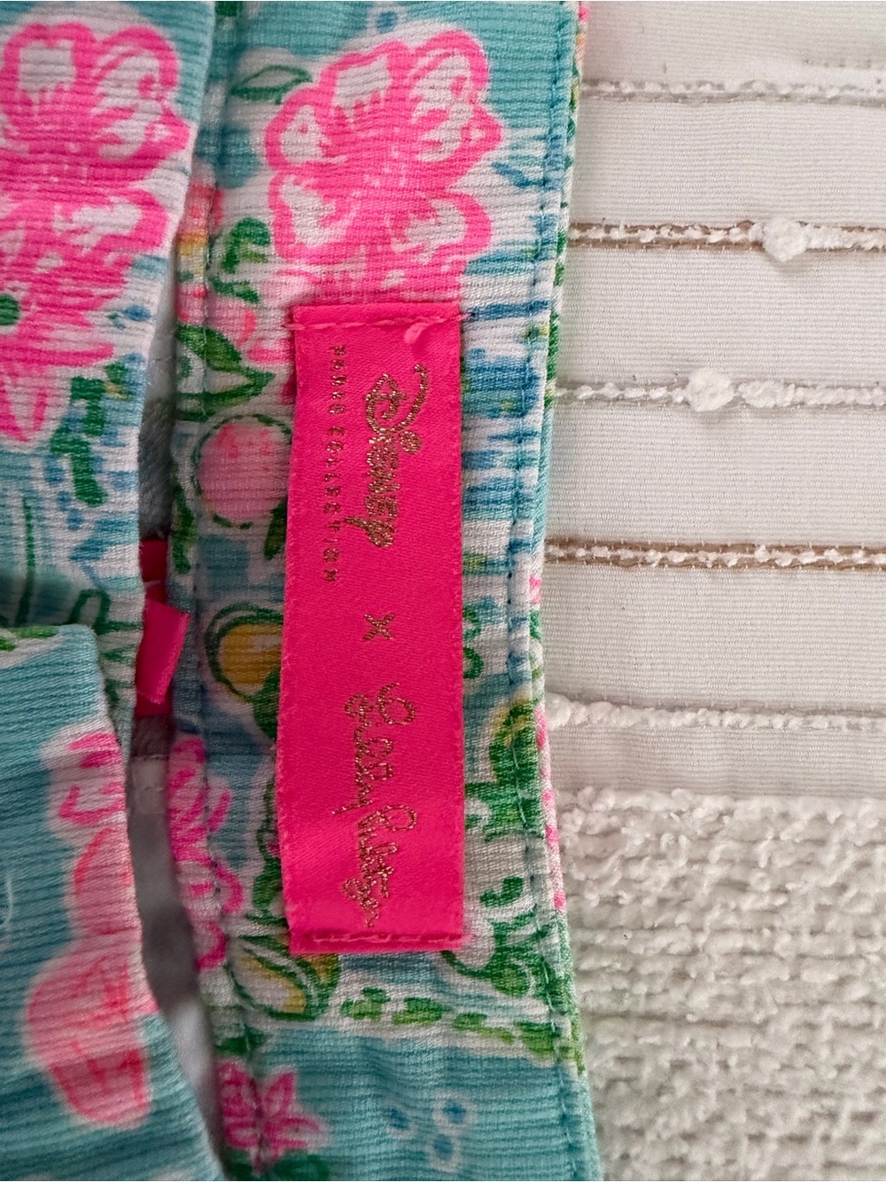 Lilly Pulitzer x Disney Buttercup Scallop Shorts - Picture 5 of 5